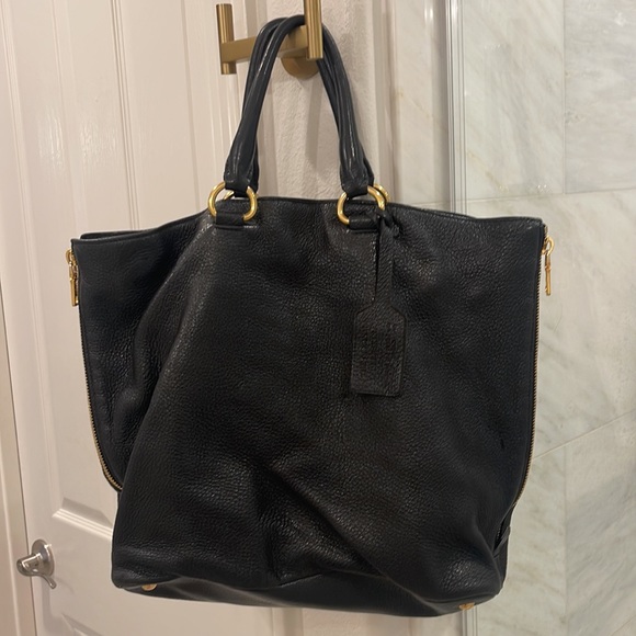 Prada bag - Picture 4 of 8